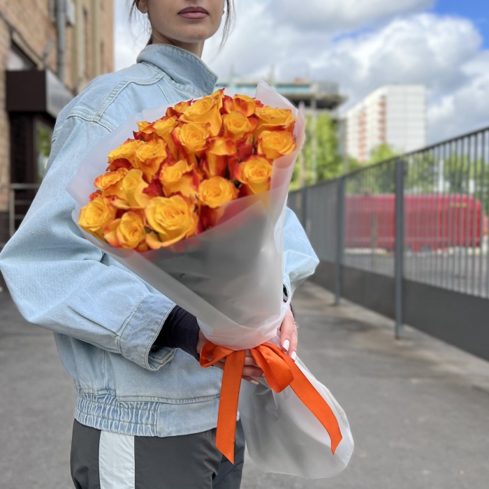 25 ярких роз Корфу 60 см