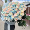 51 радужная розово-бело-голубая роза 60 см