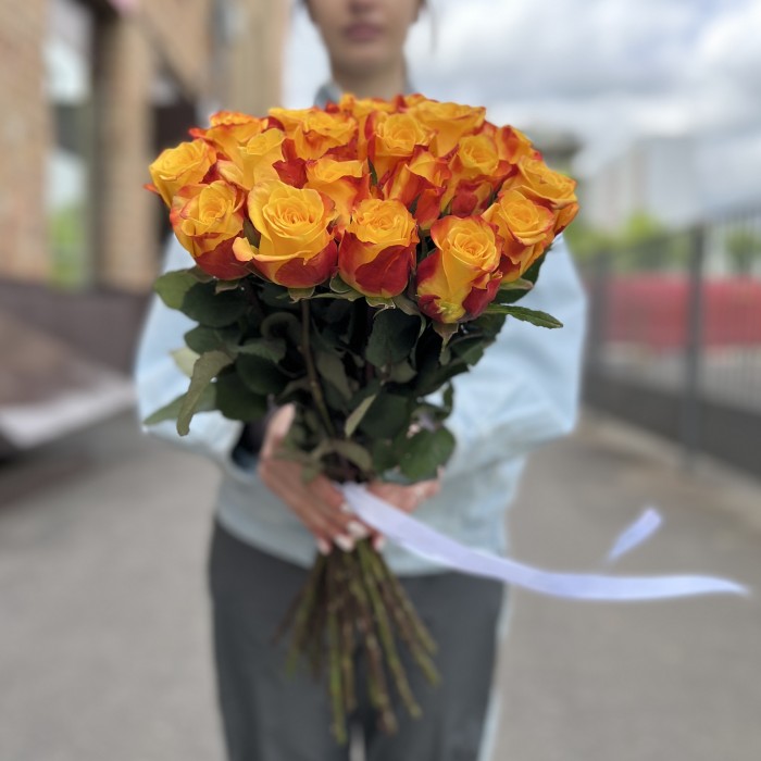 Роза Корфу желто-оранжевая 60 см