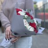 Букет пионовидных роз Рэд пиано и пионов