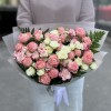 17 нежных кустовых роз с папоротником MIX