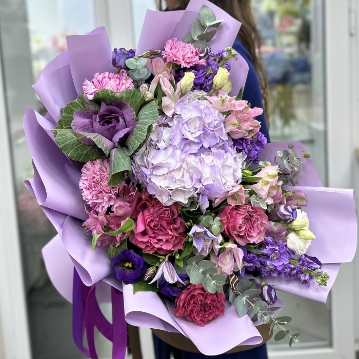 Букет дня с розами Яркий праздник