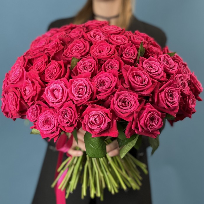 101 малиновая роза Шангрила 40 см