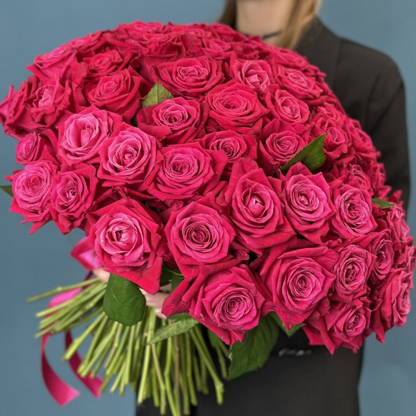 101 малиновая роза Шангрила 40 см