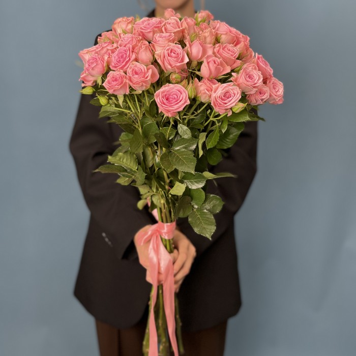 11 кустовых роз Одилия 80 см