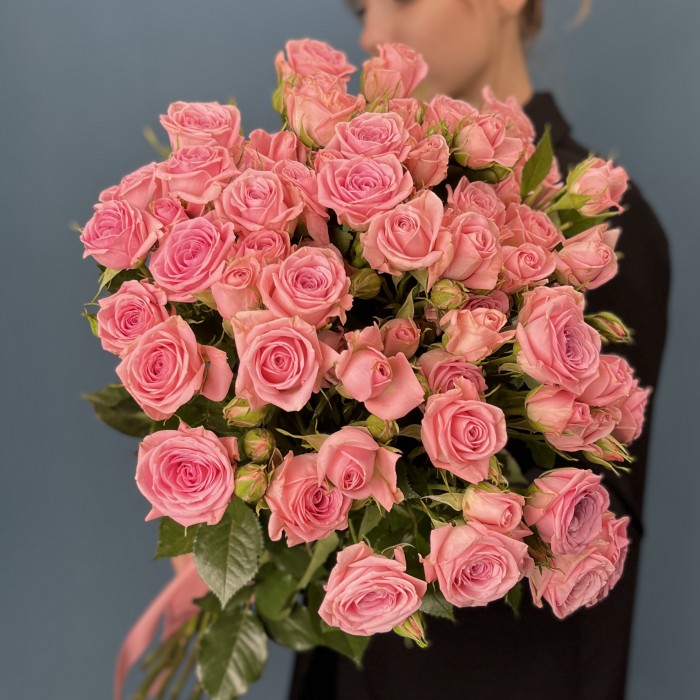 11 кустовых роз Одилия 80 см