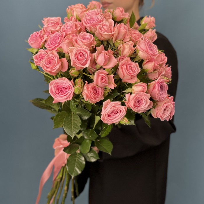 11 кустовых роз Одилия 80 см