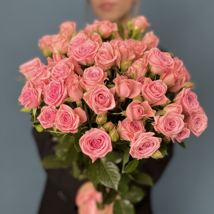 11 кустовых роз Одилия 80 см