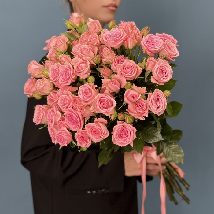 11 кустовых роз Одилия 80 см