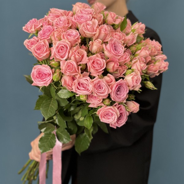 15 кустовых роз Одилия 80 см