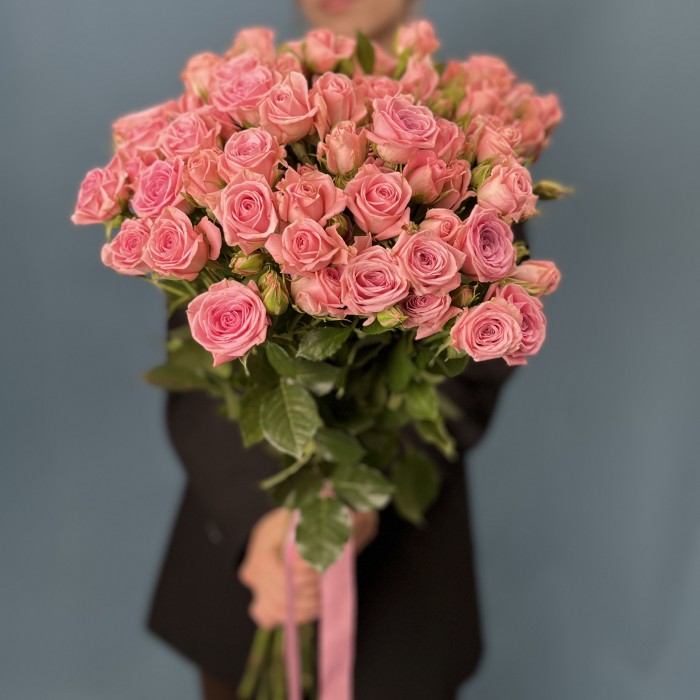 15 кустовых роз Одилия 80 см