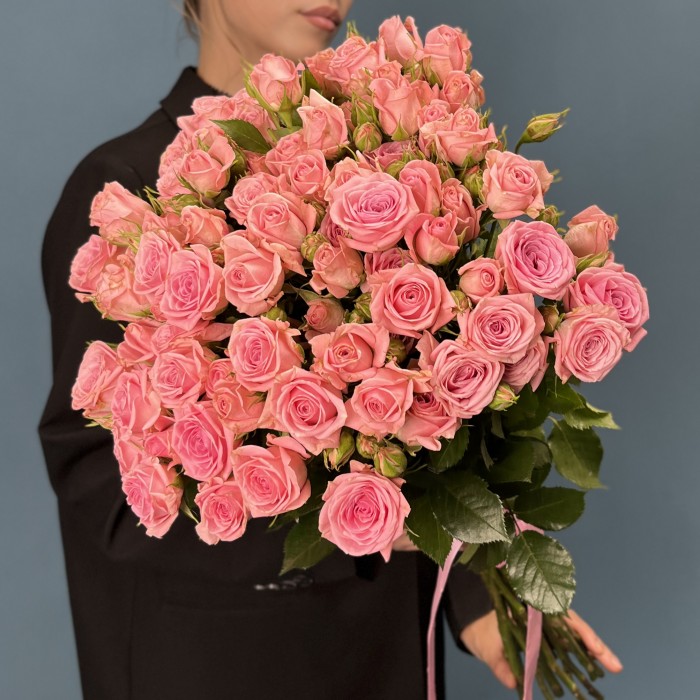 15 кустовых роз Одилия 80 см