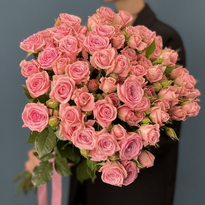 15 кустовых роз Одилия 80 см