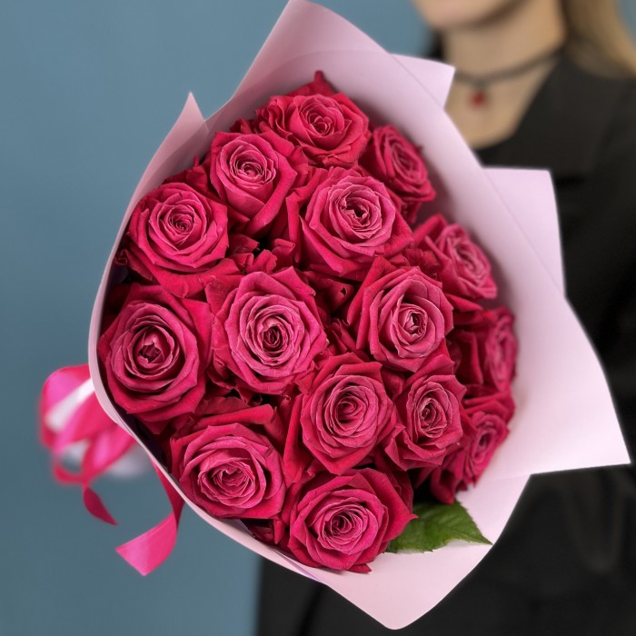 15 малиновых роз Шангрила 40 см