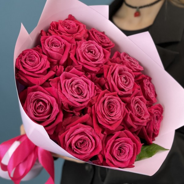 15 малиновых роз Шангрила 40 см