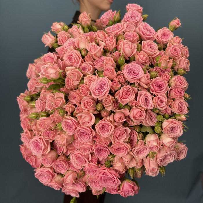 35 кустовых роз Одилия 80 см