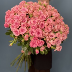 35 кустовых роз Одилия 70 см