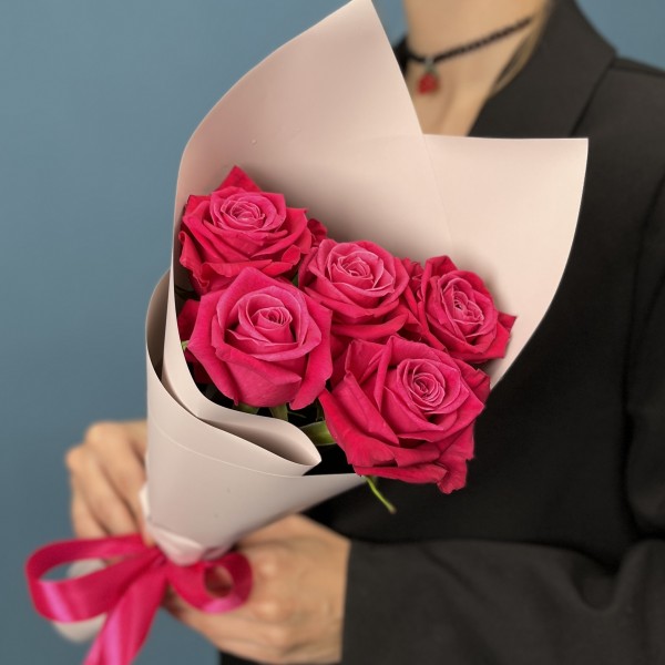 5 малиновых роз Шангрила 40 см