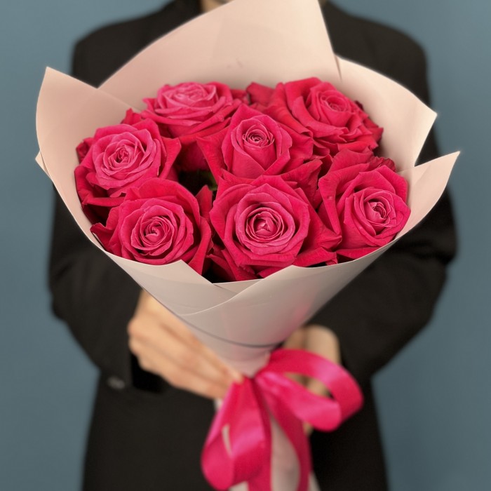 7 малиновых роз Шангрила 40 см
