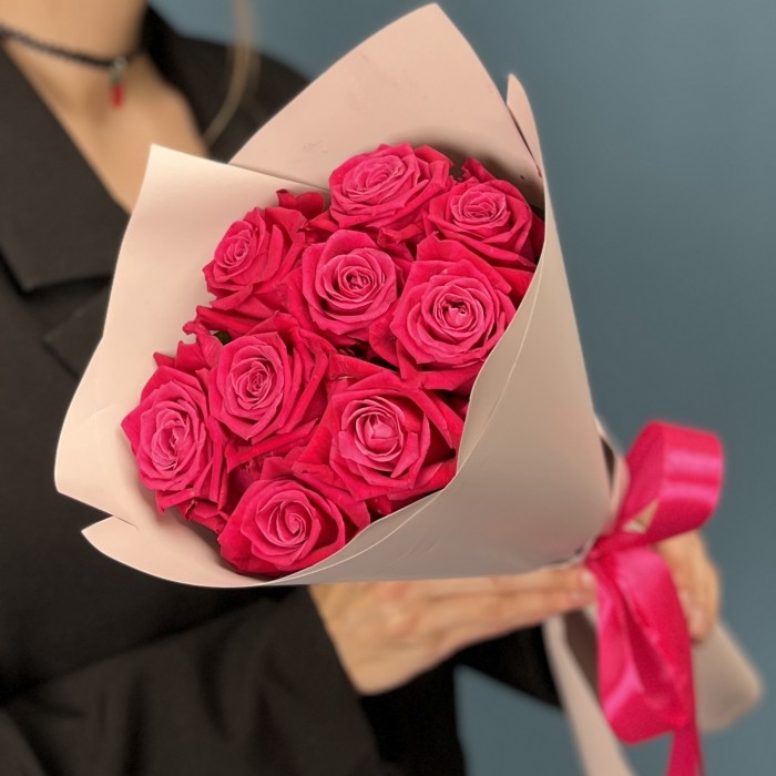 9 малиновых роз Шангрила 40 см