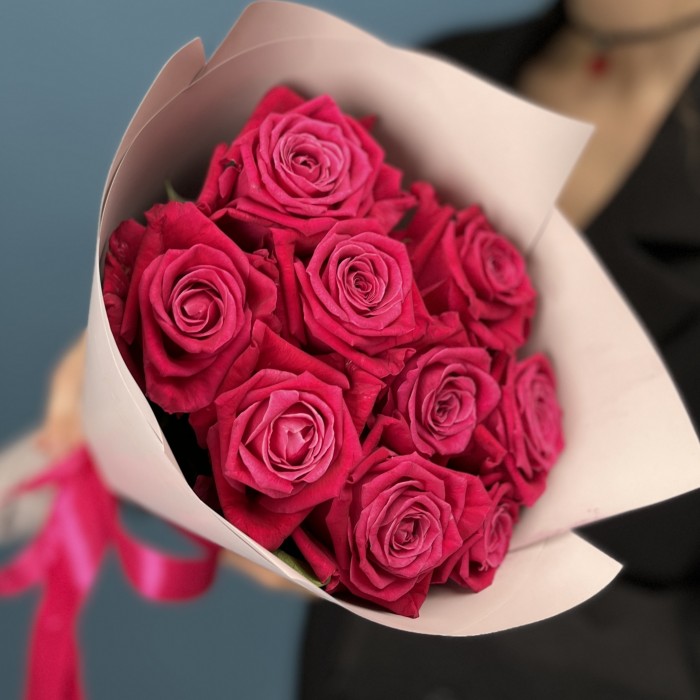 9 малиновых роз Шангрила 40 см