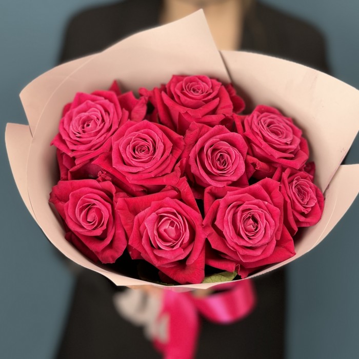 9 малиновых роз Шангрила 40 см