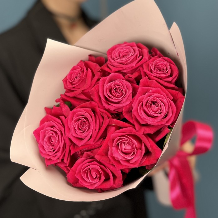 9 малиновых роз Шангрила 40 см