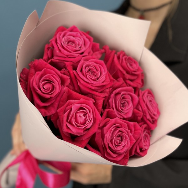 9 малиновых роз Шангрила 40 см