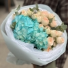 Гортензия с кустовой розой на день рождение подруги