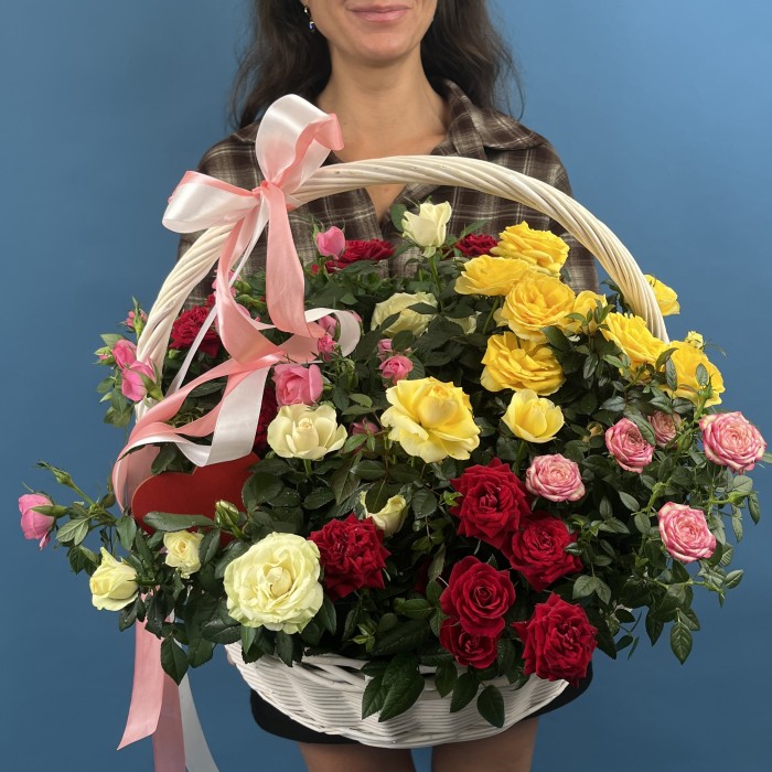 Большая подарочная корзина с Розами