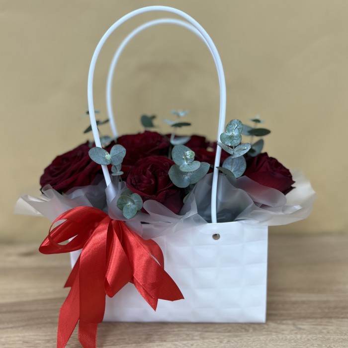 Букет дня в коробке Стильный Сюрприз