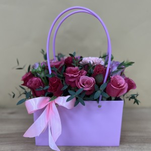 Букет дня в коробке весенний поцелуй