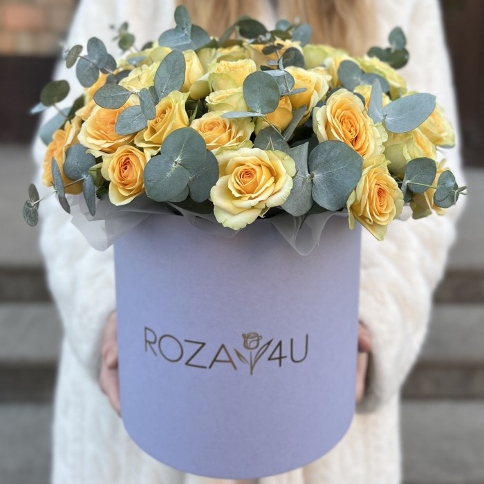 15 пионовидных роз Бандолера в коробке