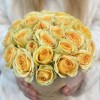 5 желтых пионовидных роз Бандолера в коробке