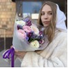 Нежный букет тюльпанов и ранункулюсов