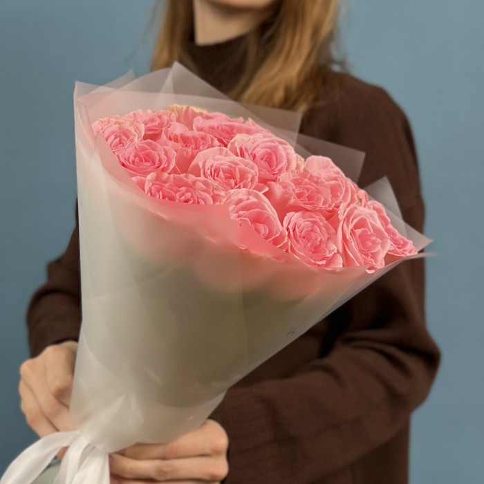 17 пионовидных роз Софи Лорен