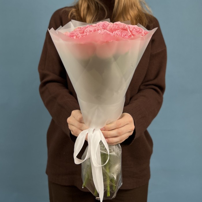 17 пионовидных роз Софи Лорен