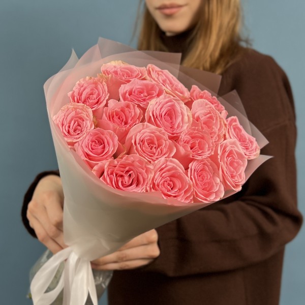 17 пионовидных роз Софи Лорен
