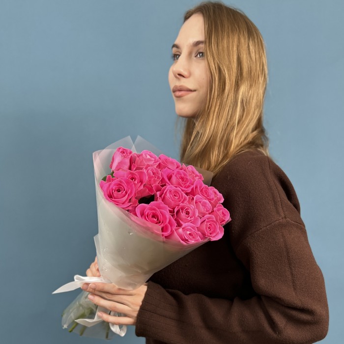 17 розовых роз Аква