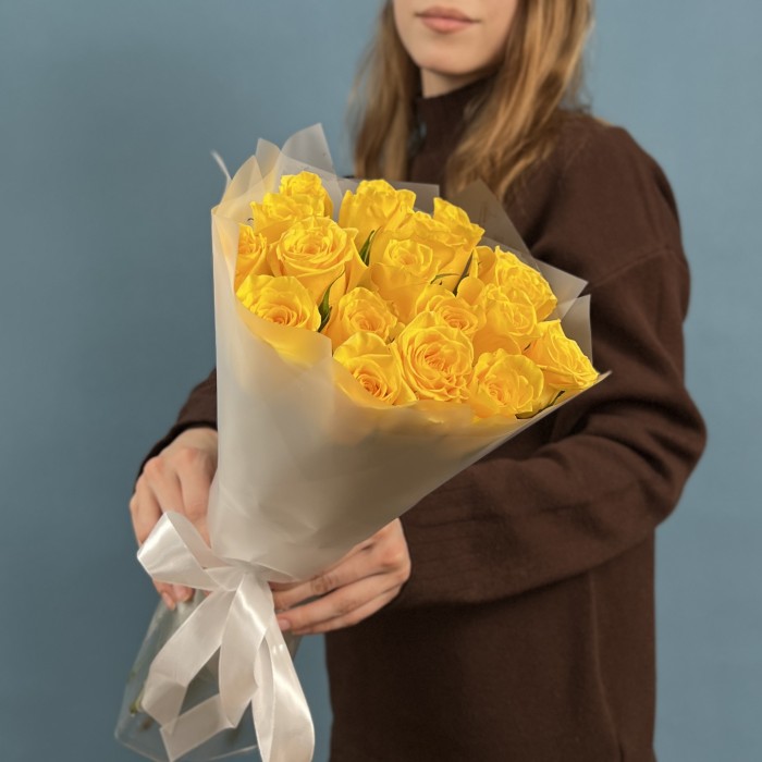 17 желтых роз 40 см