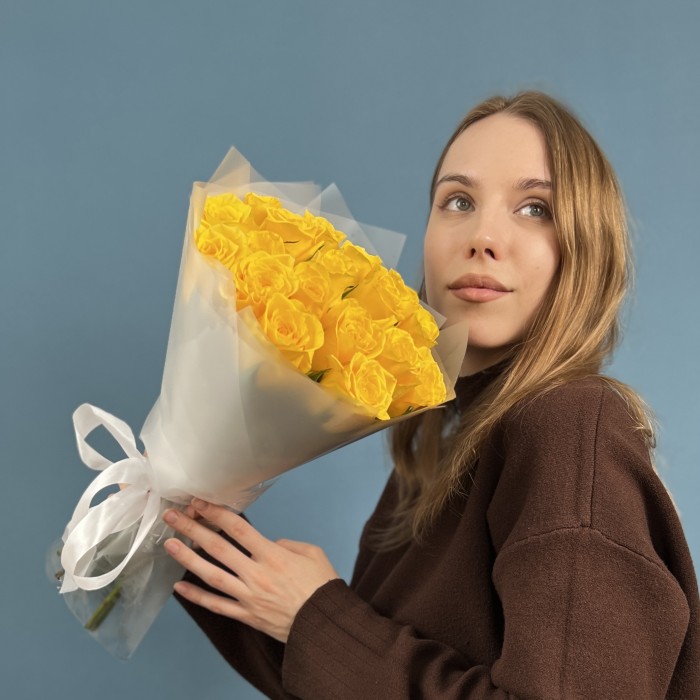 17 желтых роз 40 см