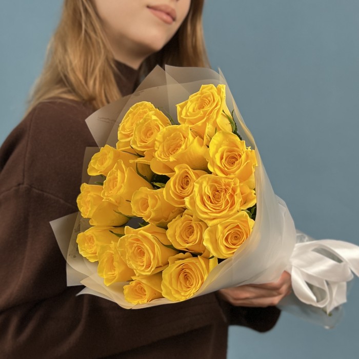 17 желтых роз 40 см