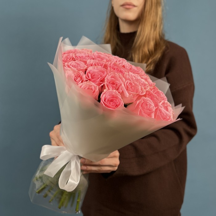 41 пионовидная роза Софи Лорен