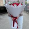 25 красных пионовидных роз Ред Пиано с эвкалиптом