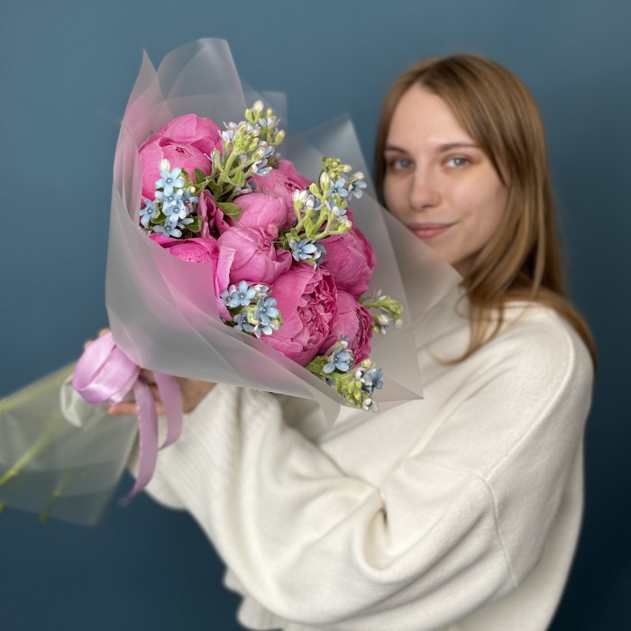 Букет из 11 пионов Флеминг с Оксипеталум