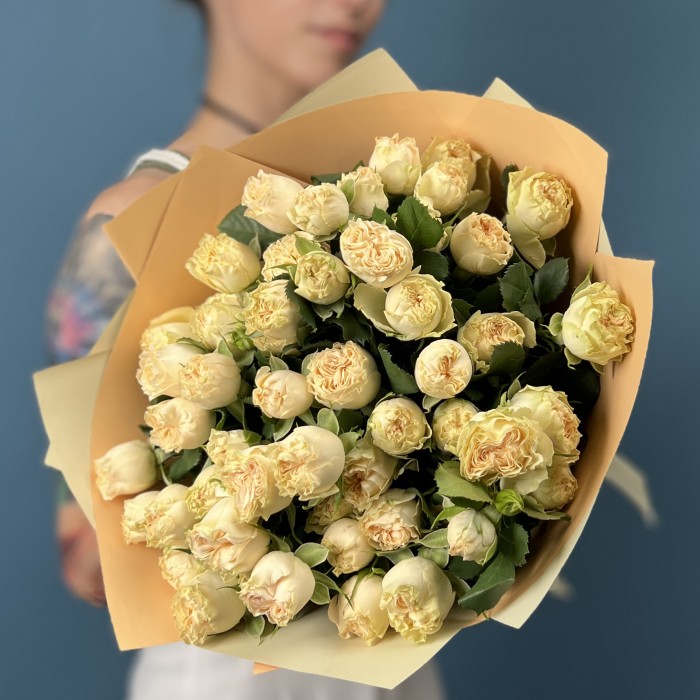 11 кустовых пионовидных роз Саммер-роз 40 см