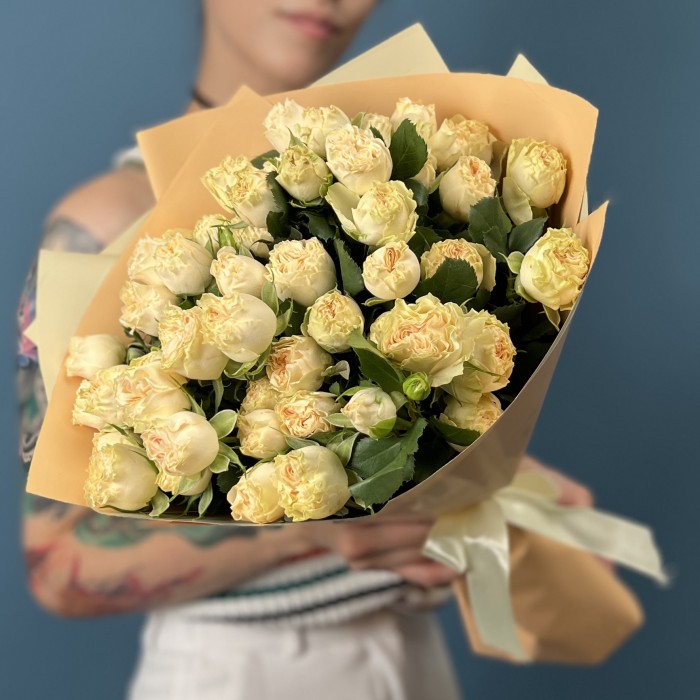 11 кустовых пионовидных роз Саммер-роз 40 см