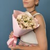 15 кустовых роз Роял Порцелина 40 см