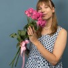 3 кустовые малиновые розы Мисти баблс 60 см