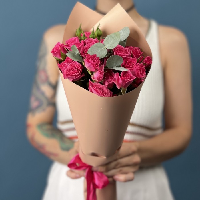 5 кустовых малиновых роз Глория 40 см